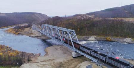 Железнодорожный мост через реку Колу